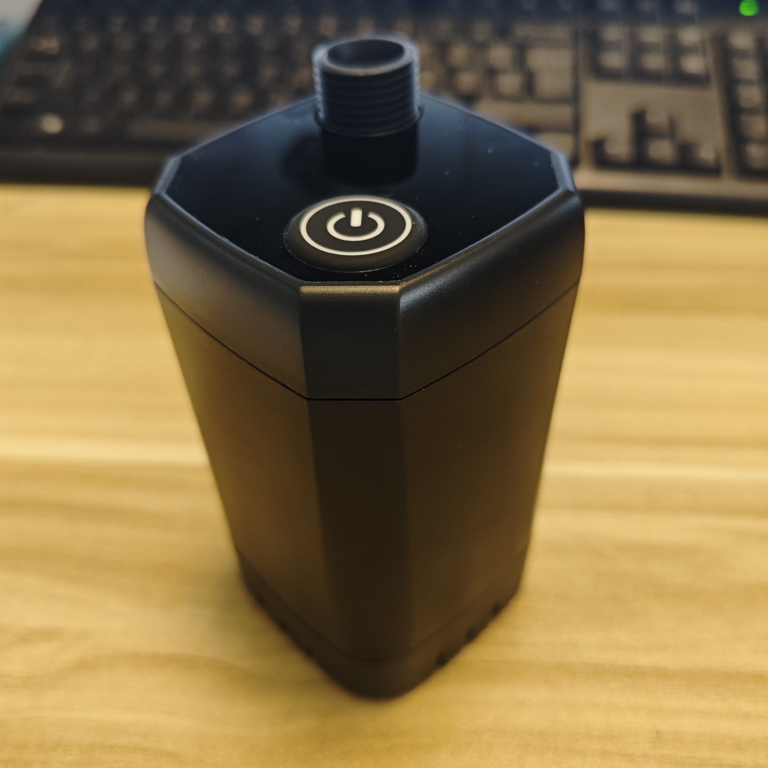 Rechargeable Portable Camping Shower Pump - USB-C Powered Outdoor Shower with Digital Display, Low Water Absorption, Adjustable Flow for Camping, Hiking & Pet Bathing - 图片 7